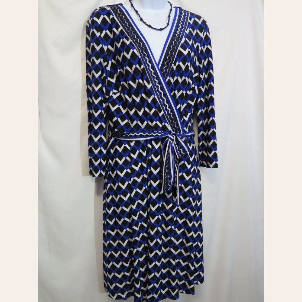 Roz & Ali Chevron Print Wrap Dress